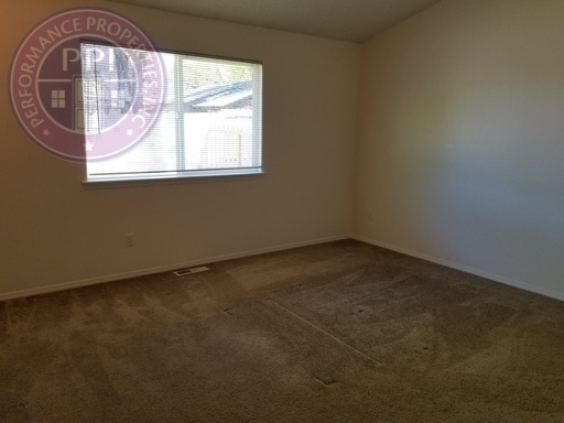 Building Photo - Single Level Family Home in Sandy.  New Carpet & LVT  Flooring Pets Welcome