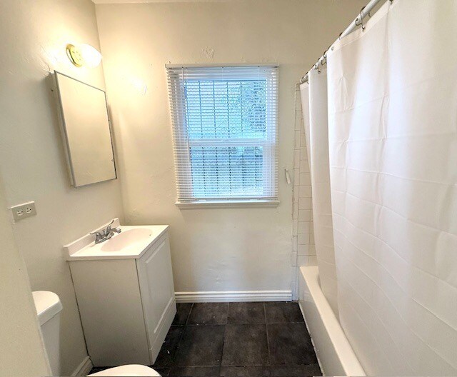 Building Photo - 1850 Henderson Ave