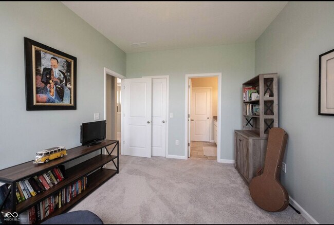 Building Photo - 1099 Valentine Ln