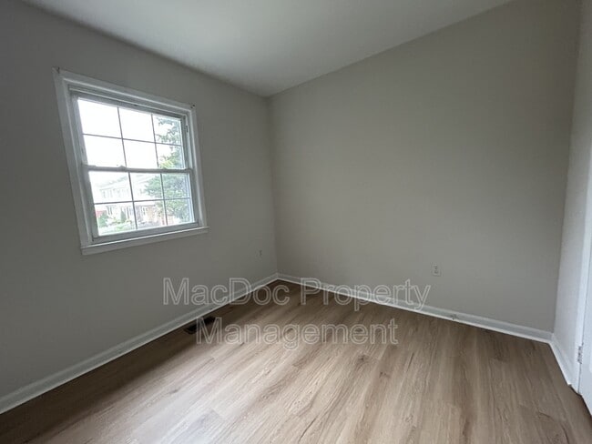 Building Photo - 2538 Sedgewick Pl