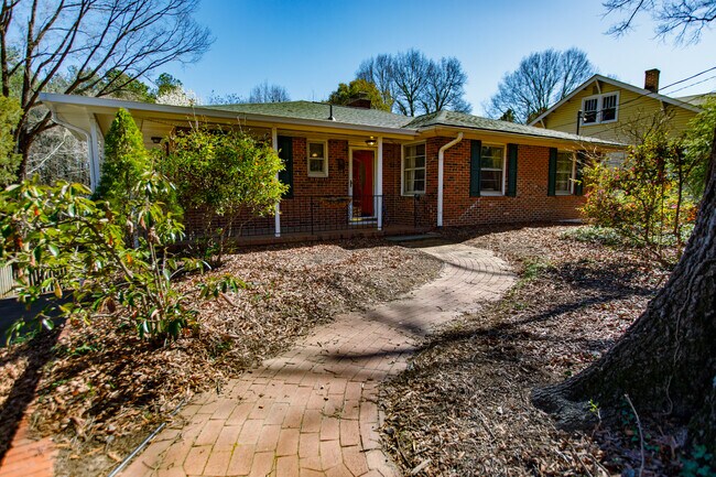Primary Photo - 2519 Chapel Hill Rd