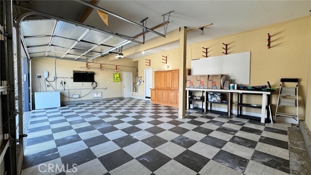 Building Photo - 37361 Paintbrush Dr