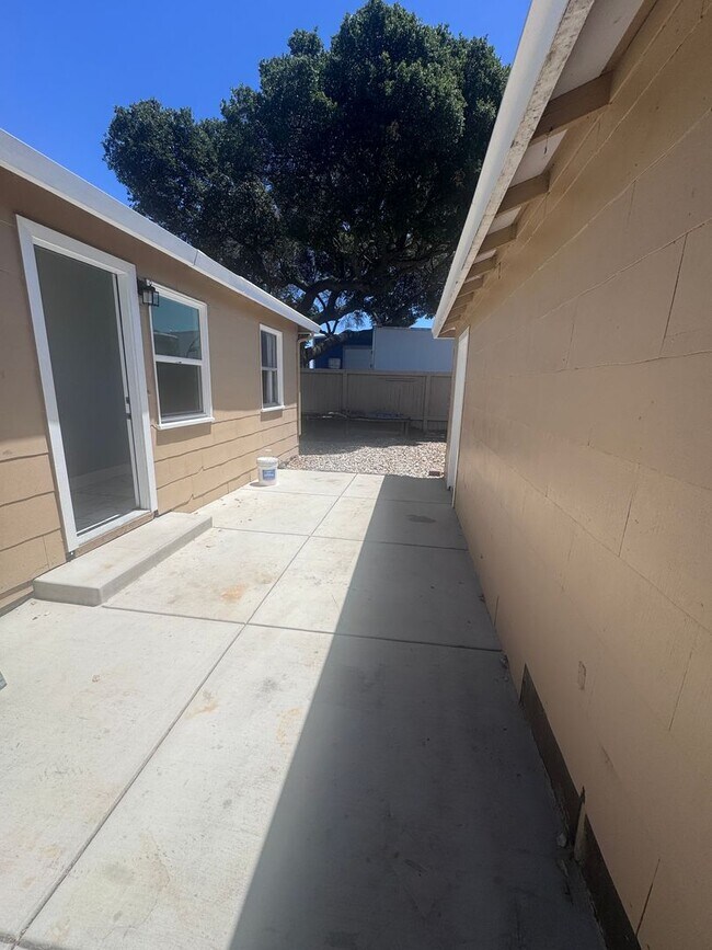 Building Photo - Rare waterfront rental home opportunity at the blue sky Marina in Antioch!