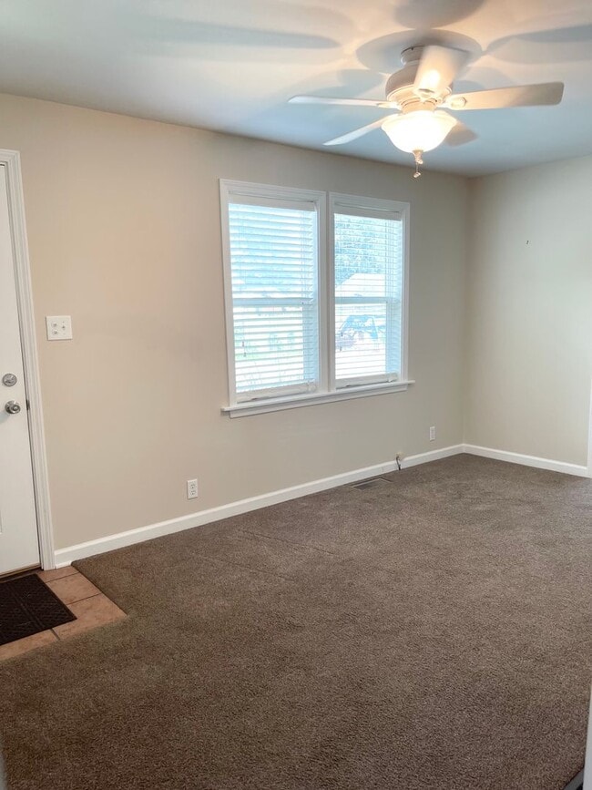 Building Photo - Charming 2-Bedroom Home with Bonus Room on...
