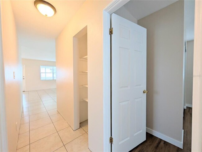 Building Photo - 1708 Bayshore Gardens Pkwy