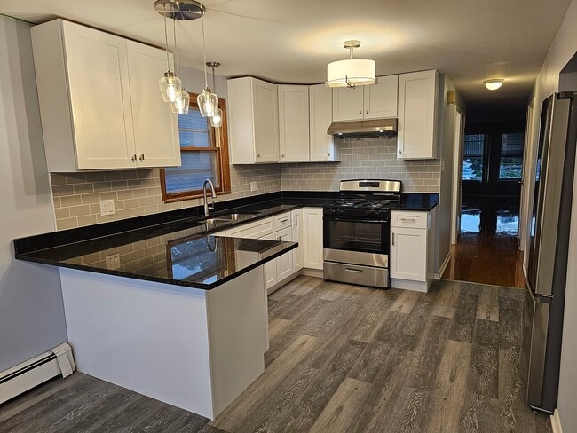 Building Photo - 4640 South Avers Avenue