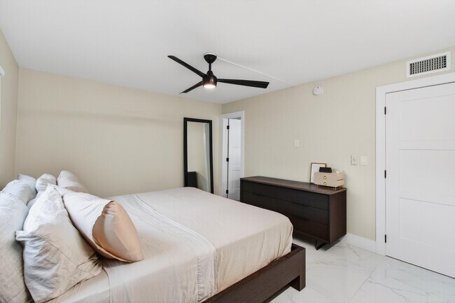 Building Photo - 322 N Federal Hwy