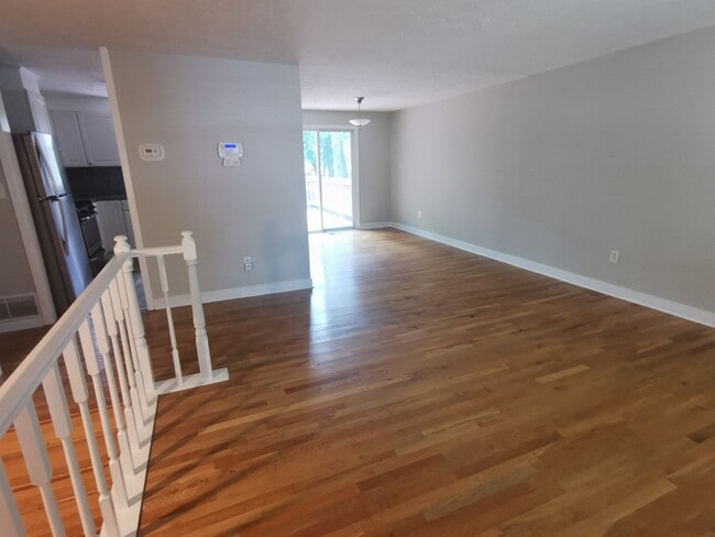 Building Photo - 250 Sheringham Dr