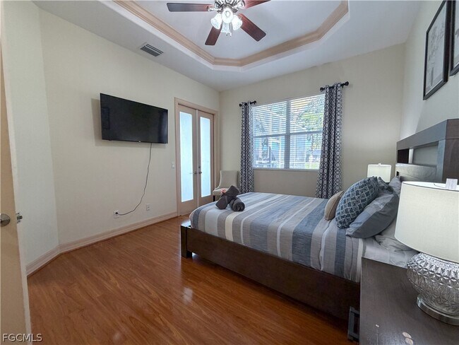 Building Photo - 2501 SE 19th Pl