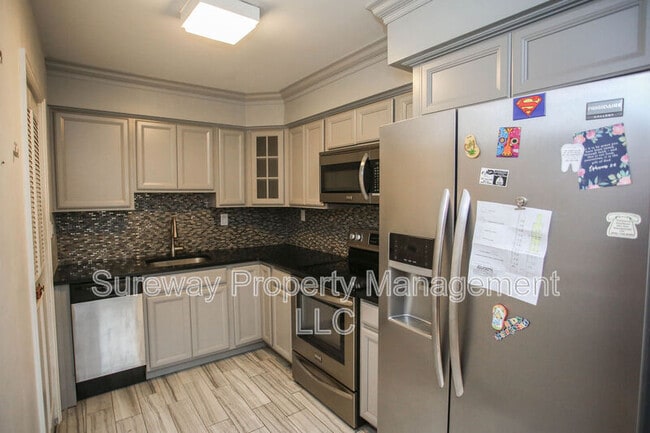 Building Photo - 2116 Harbour Dr