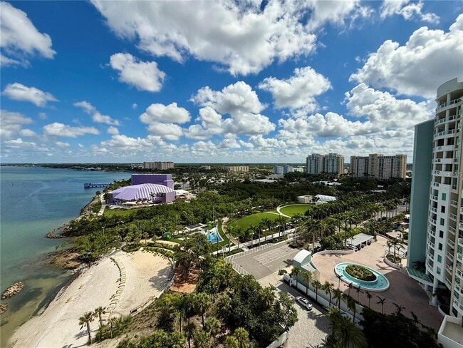 Building Photo - 988 Blvd of the Arts