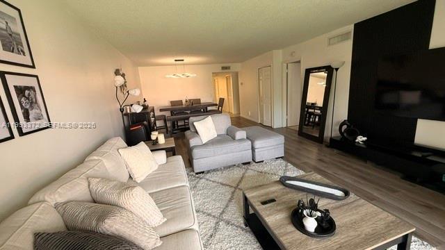 Building Photo - 231 Lakeview Dr