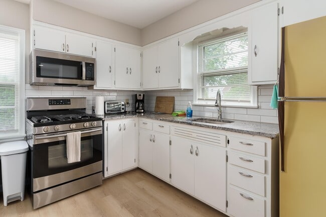 Building Photo - 62 E Stanton Ave