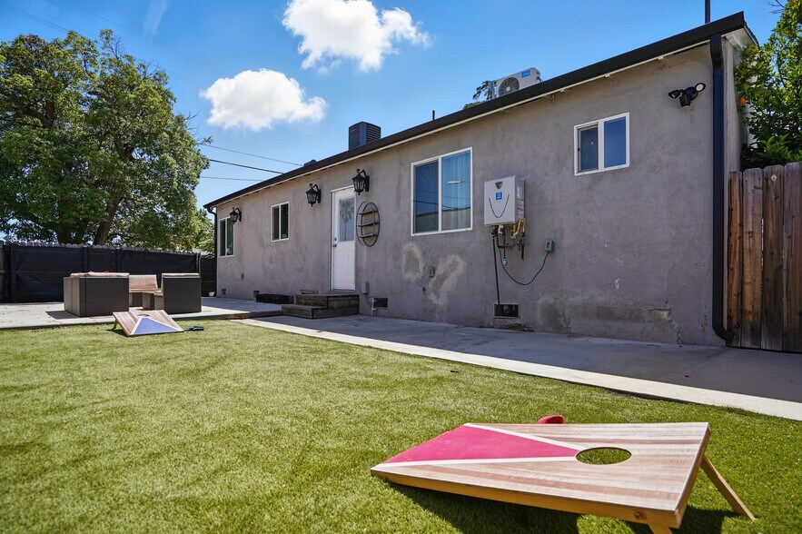 Building Photo - 6702 Saint Clair Ave