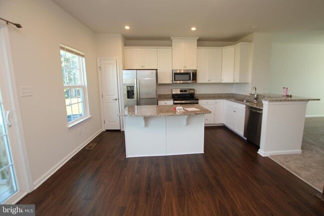 Building Photo - 30111 Plantation Dr