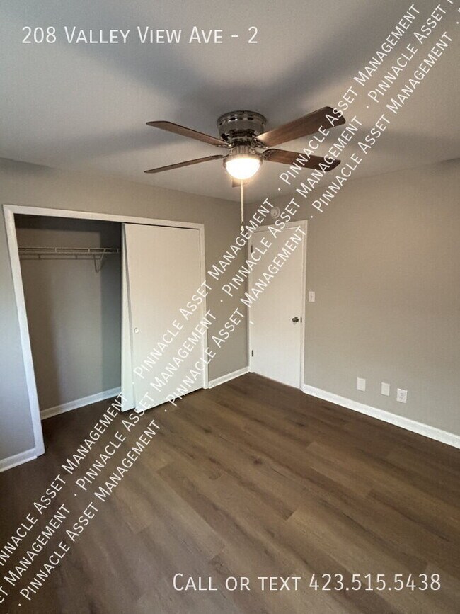 Building Photo - 208 Valley View Ave