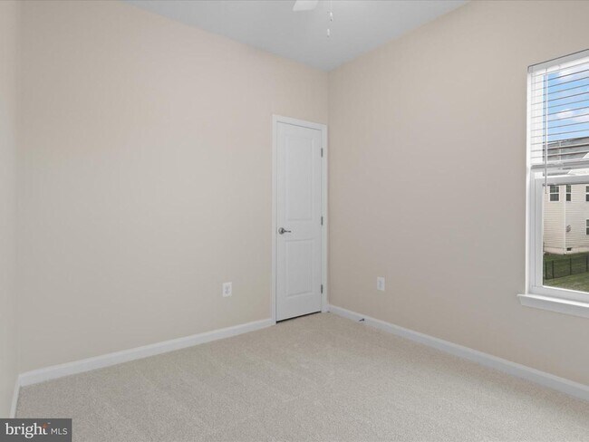 Building Photo - 41639 Adamson Dr