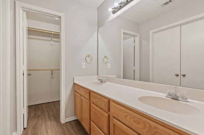 Building Photo - Perfect Family Home in China Spring ISD