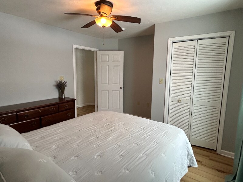 Building Photo - 40020 Selos Rd