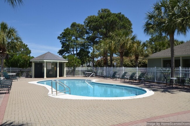 Building Photo - 437 S Shore Dr