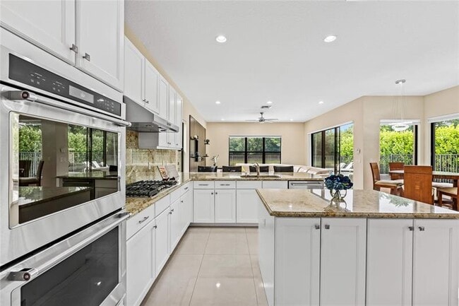 Building Photo - 9571 Eden Roc Ct