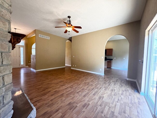 Building Photo - 134 Ridgeview Dr