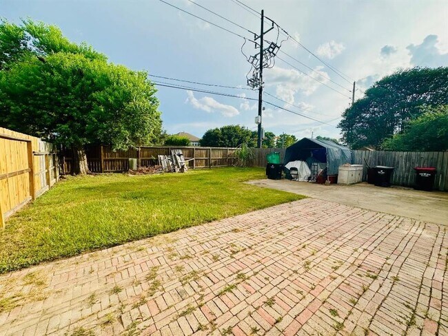 Building Photo - 19323 Lazy Valley Dr