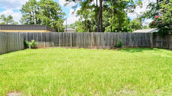 Building Photo - 7323 Woodoak Dr