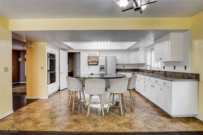 Building Photo - 8344 Snowmass Dr