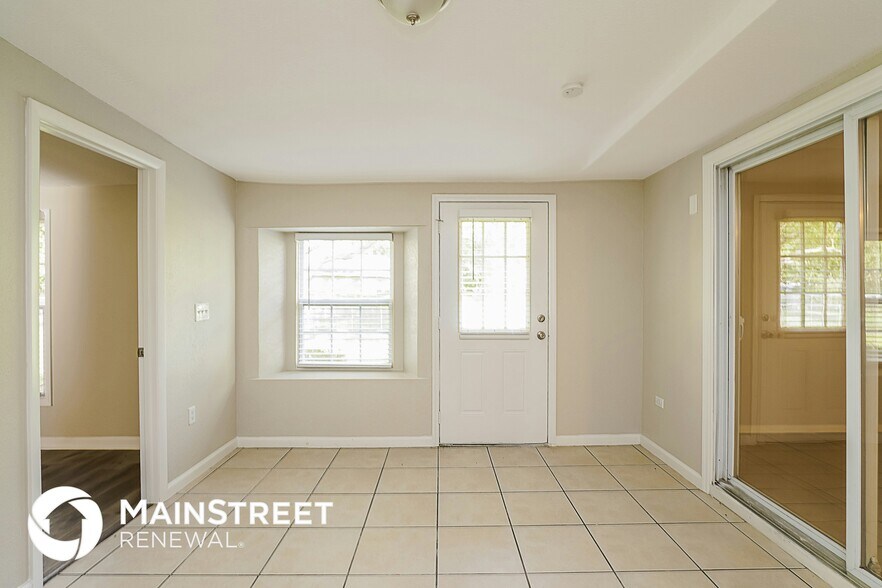 Building Photo - 3031 Dillman Dr