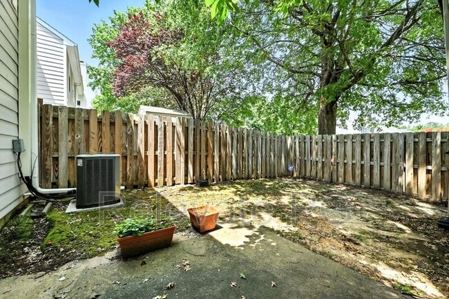 Building Photo - 7806 Balineen Ct