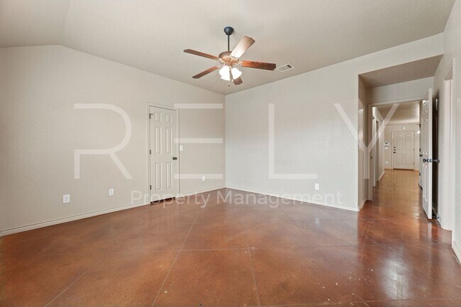 Building Photo - PM1-TEMP603 W Karey Dr