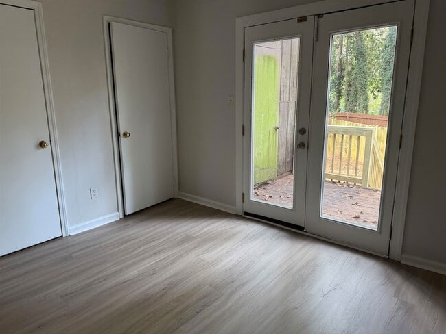 Building Photo - 203 Parkbrook Cir