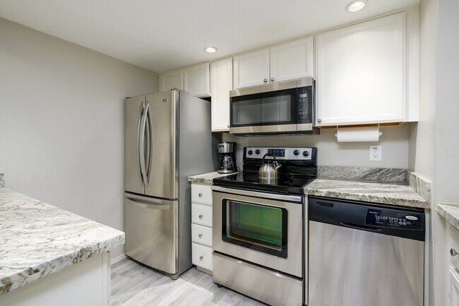 Building Photo - 4850 E Desert Cove Ave