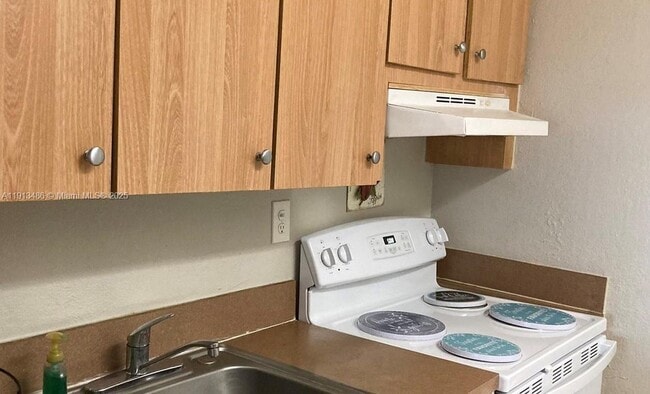 Building Photo - 10900 SW 104th St