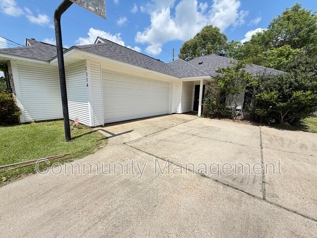 Building Photo - 1314 N Range Ave