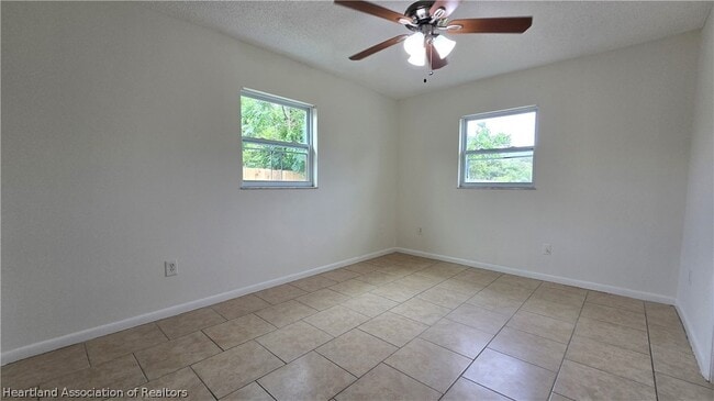 Building Photo - 1552 Cedarbrook St