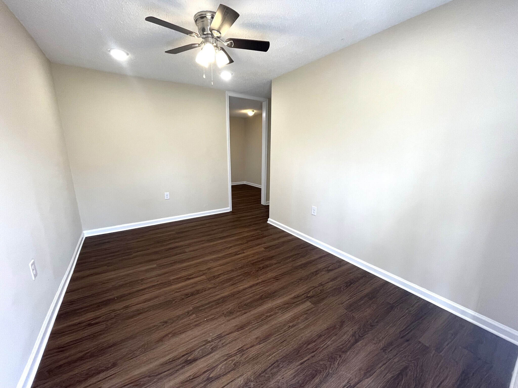 Building Photo - 75 Venita Dr