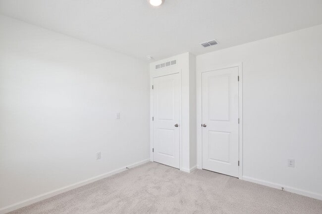Building Photo - Brand New 3/2.5 Modern Townhome with 1 Car...
