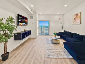 Building Photo - 2400 E Huntingdon St