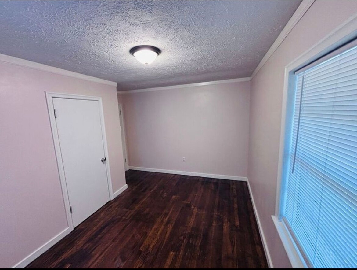 Building Photo - 5082 Lurline Dr