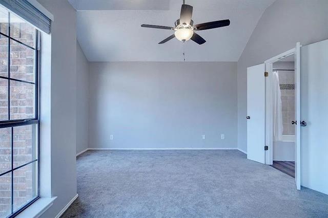 Building Photo - 1400 Paintbrush St