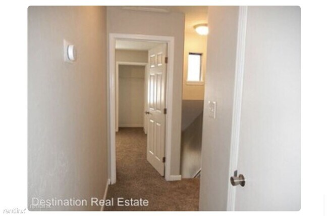 Building Photo - 2 br, 2.5 bath Triplex - 4883 Old Bainbrid...