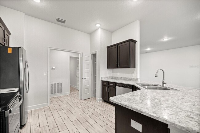 Building Photo - 5826 SW 83rd Ln