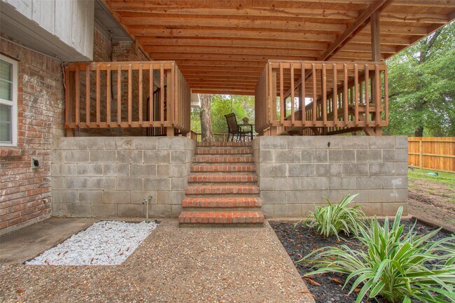 Building Photo - 6016 Teas Nursery Rd