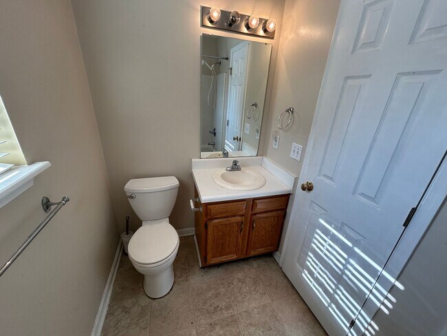 Building Photo - COMING SOON! N Greensboro, 4/2.5 home off of N Church St near Lake Jeanette & I-840