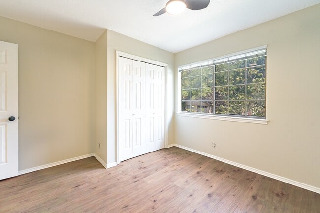 Building Photo - 16817 Brookwood