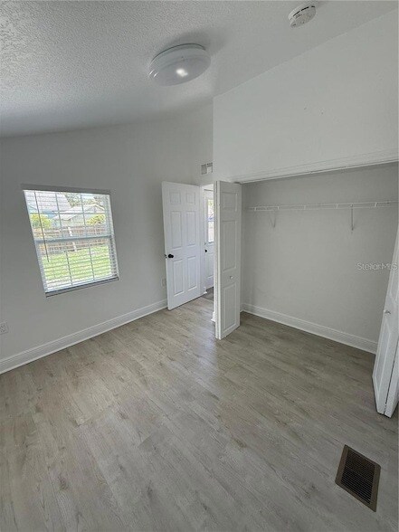 Building Photo - 114 W Amelia Ave