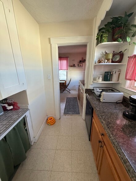 Building Photo - 58 Brock St