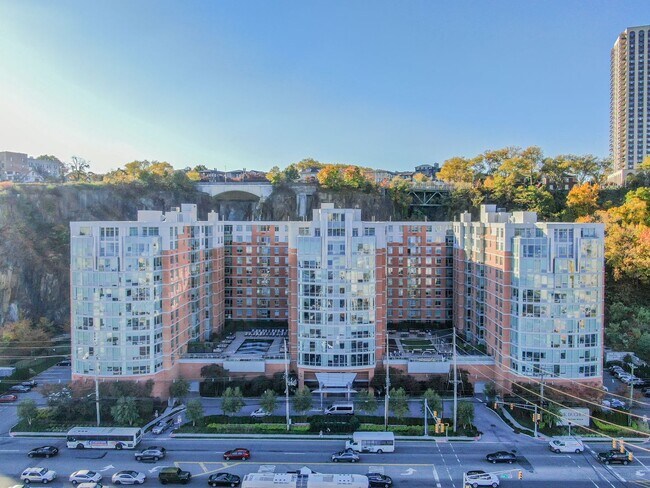 Building Photo - 7606 River Rd